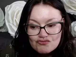 LolaHikls's Live Sex Cam Show