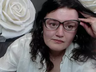 LolaHikls's Live Sex Cam Show