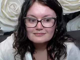 LolaHikls's Live Sex Cam Show