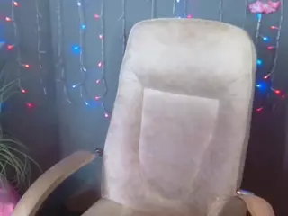LolaHikls's Live Sex Cam Show
