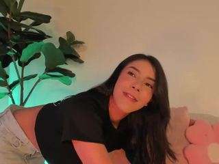 nicoleriveraa Live Webcam on CamSoda