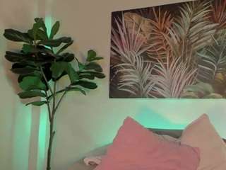 nicoleriveraa Live Webcam on CamSoda