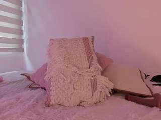 nicoleriveraa Live Webcam on CamSoda