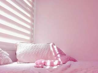 Live webcam model nicoleriveraa on Soda Cams