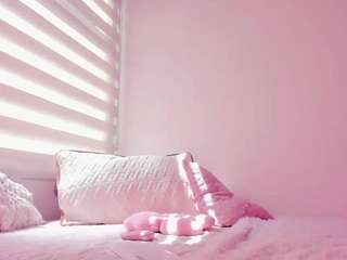 Live webcam model nicoleriveraa on Soda Cams