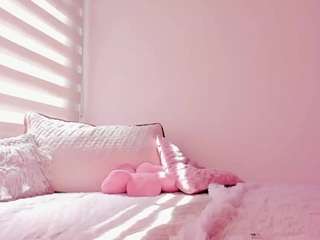 Live webcam model nicoleriveraa on Soda Cams