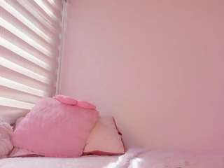 Live webcam model nicoleriveraa on Soda Cams