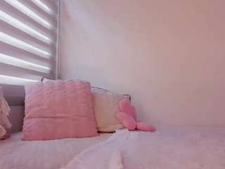 nicoleriveraa Live Webcam on CamSoda