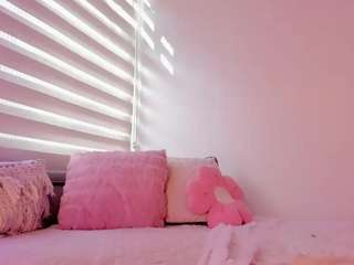 nicoleriveraa Live Webcam on CamSoda