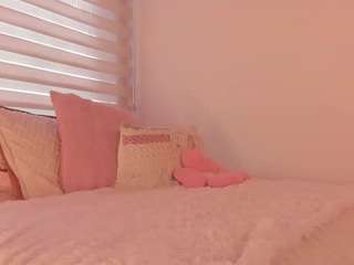 Live webcam model nicoleriveraa on Soda Cams