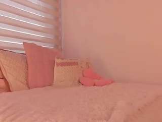 Live webcam model nicoleriveraa on Soda Cams