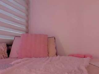 Live webcam model nicoleriveraa on Soda Cams