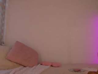 Live webcam model nicoleriveraa on Soda Cams