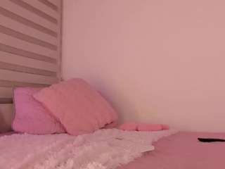 Live webcam model nicoleriveraa on Soda Cams