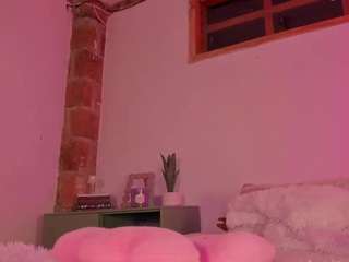 Nicole... live cam preview