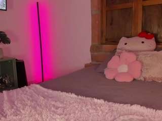 Nicole... live cam preview