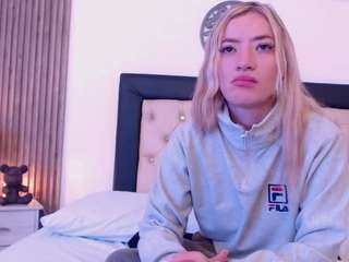 zoe-jones13