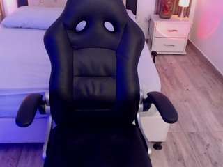 zoe-jones13 - Live Cam