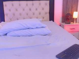zoe-jones13 - Live Cam
