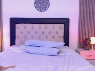 zoe-jones13 - Live Cam