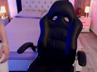 zoe-jones13 Live Webcam on CamSoda
