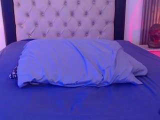 zoe-jones13 webcam model