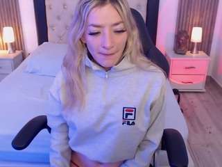 zoe-jones13