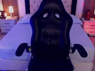 zoe-jones13 Live Webcam on CamSoda