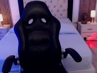 Hot Zoe-jones13 will spark your fantasies in a hot live show zoe-jones13 from CamSoda