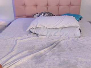 zoe-jones13 Live Webcam on CamSoda