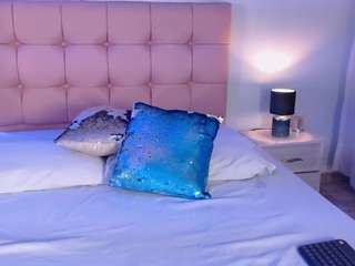 zoe-jones13 webcam model