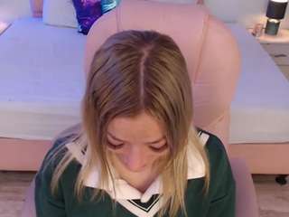 zoe-jones13 Live Webcam on CamSoda