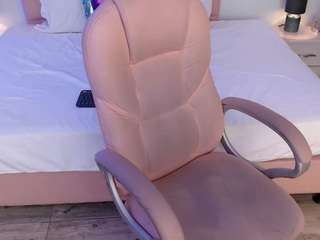 zoe-jones13