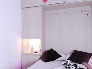 le modèle keylaross est en webcam porno dans un show sur le site camsoda, il possède les tags suivants: ass,ass-bouncing,toys,tease,tattoos,striptease,strip,spanking,solo,smoking,pov,orgasm,no drinking,natural,lovense,living room,flashing,facial piercings,deepthroat,control