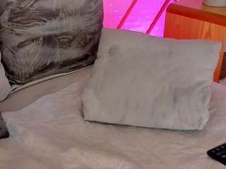 taniiasmiith's CamSoda show and profile