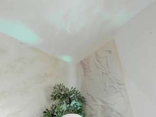 Live webcam model lissababe on Soda Cams