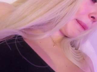 Live webcam model lissababe on Soda Cams