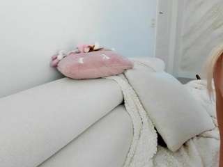 Lissababe's cam show statistics and live stream