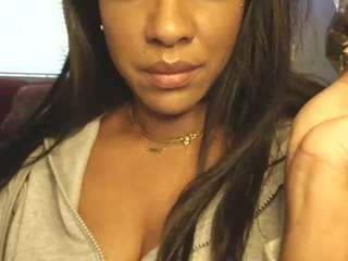 le modèle xandraexquisit est en webcam porno dans un show sur le site camsoda, il possède les tags suivants: ass,pregnant,mature,ass bouncing,mistress,natural,nonnude,orgasm,outdoor,public,large ass,roleplay,sex-toys,spank,sph,squirter,tattoos,thick,voyeur,lush