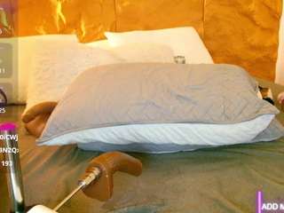 anniewolf Live Webcam on CamSoda