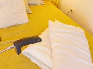 Live cam show with AnnieWolf