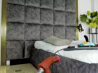 AnnieWolf's Live Sex Cam Show
