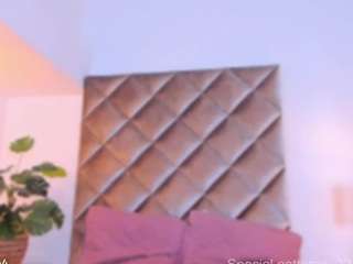 Live webcam model crazyorange on Soda Cams