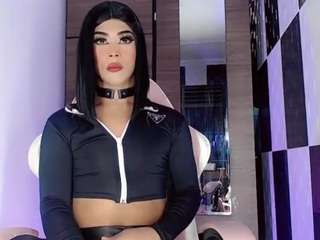 このモデルは現在ライブ中です。 sachapink