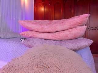 shantall-777 webcam model
