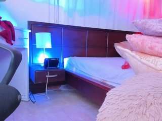 shantall-777's CamSoda show and profile