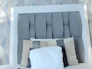 anaiscooper10's Live Sex Cam Show