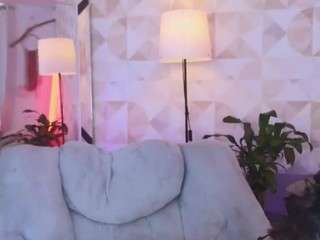 elissecinnamon webcam model