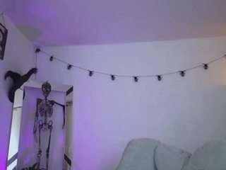 elissecinnamon webcam model