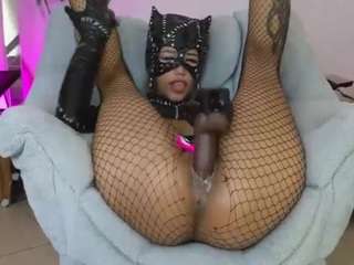 Live webcam model elissecinnamon on Soda Cams